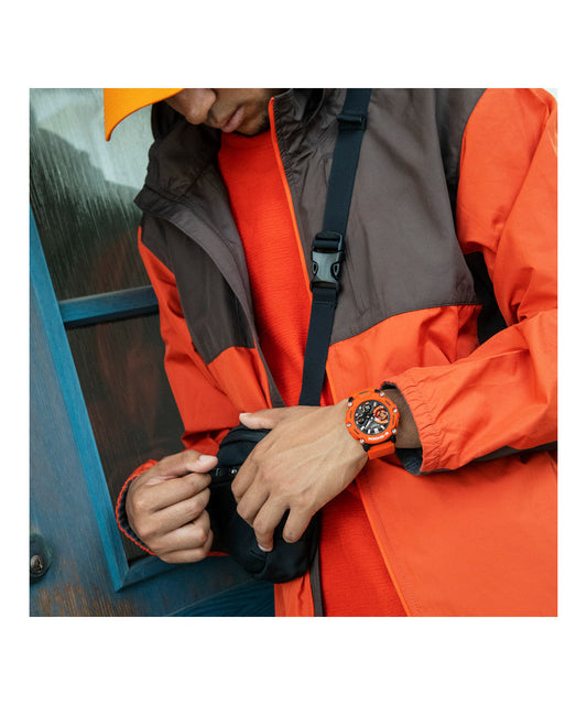 Reloj Casio G-Shock GA-2200M-4A Naranjado