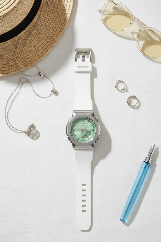 Reloj Casio G-Shock GM-S2110SR-7A Blanco