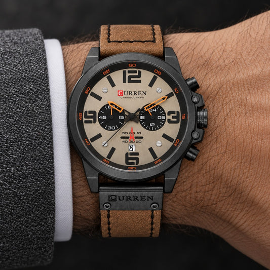 Reloj Curren 8314 Café Claro – en la muñeca
