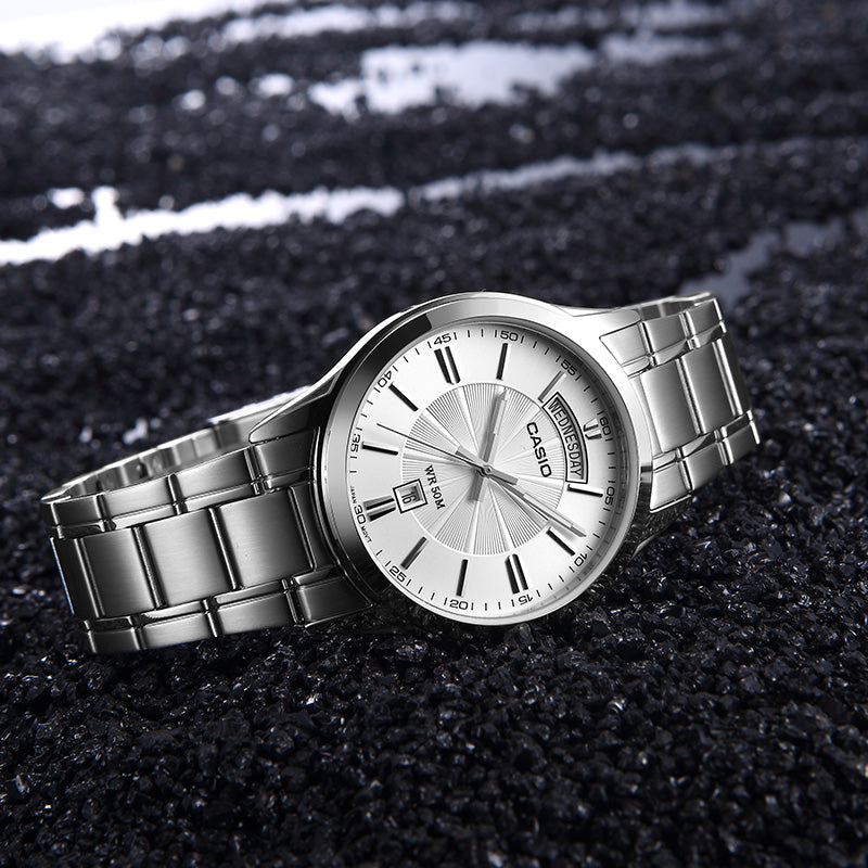 Reloj Casio MTP-1381D-7AV Blanco