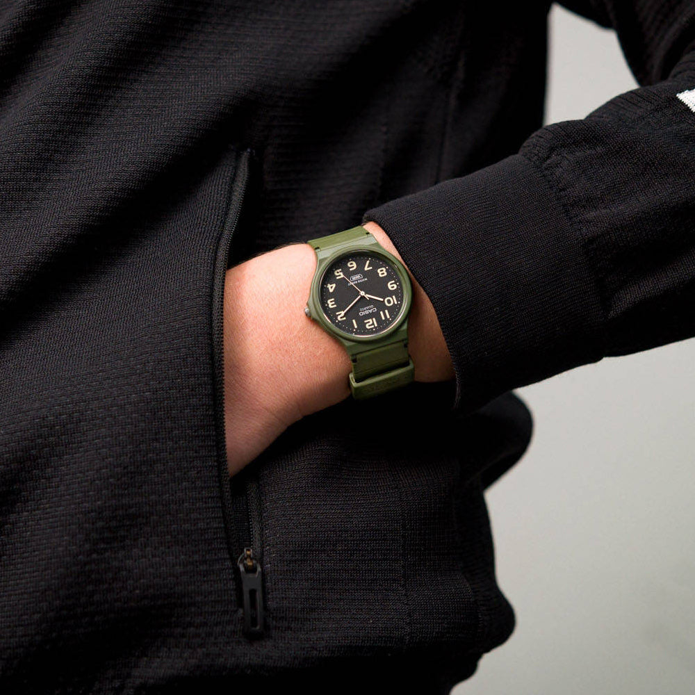 Reloj Casio MQ-24UC-3B Verde