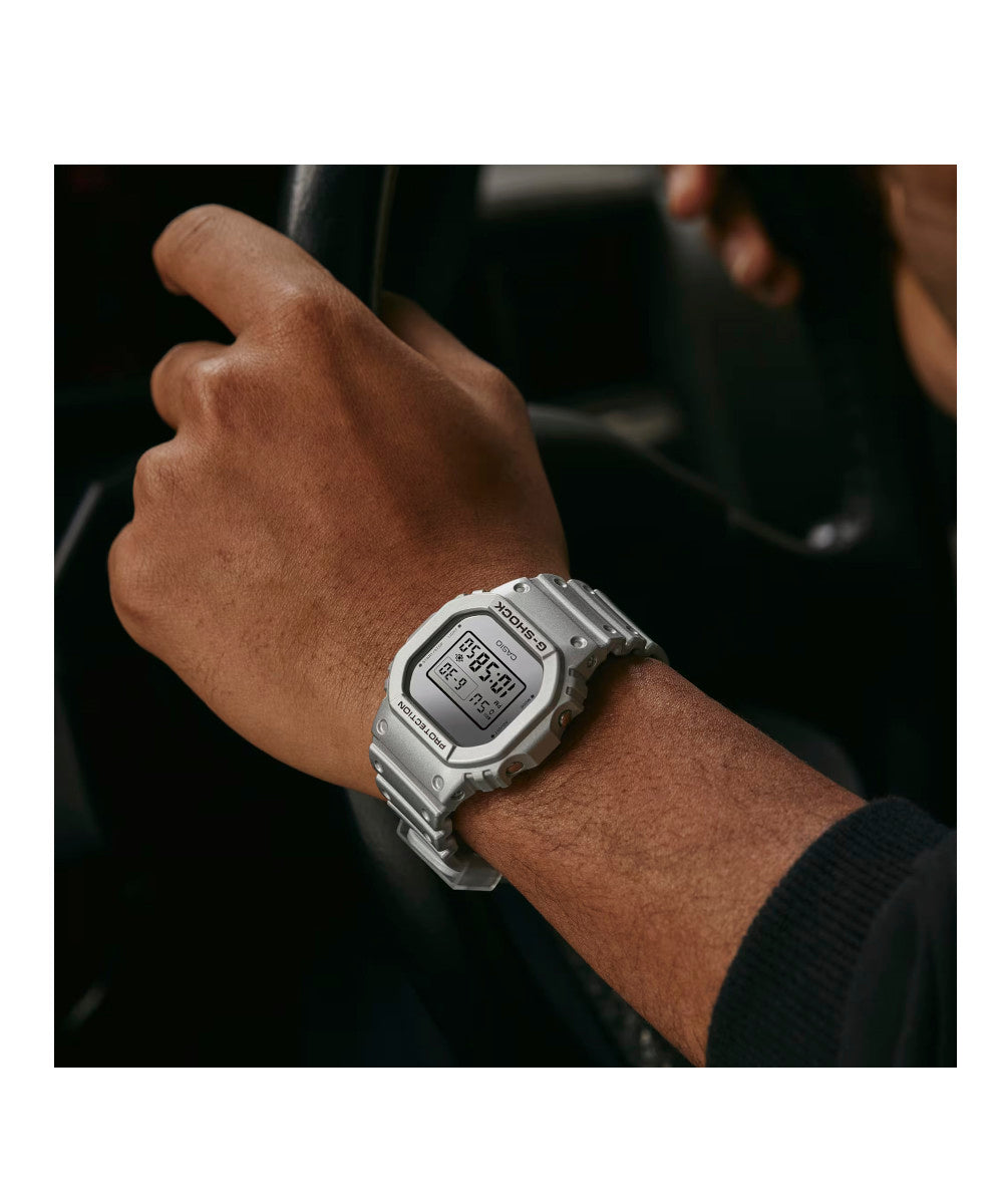 Reloj Casio G-Shock DW-5600FF-8 Plateado