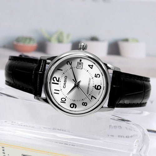 Reloj Casio LTP-V002L-7BU Blanco