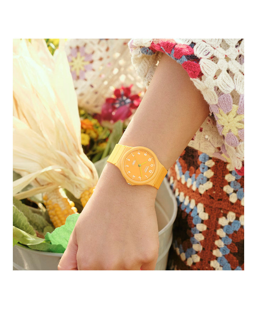 Reloj Casio MQ-24B-9B Naranja