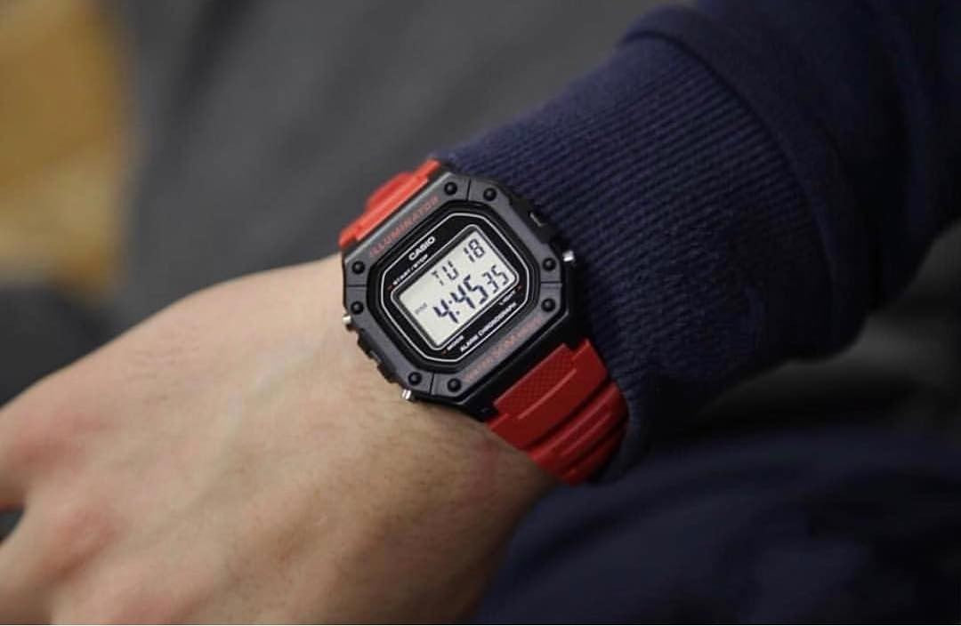 Reloj Casio W-218H-4B2V Naranja