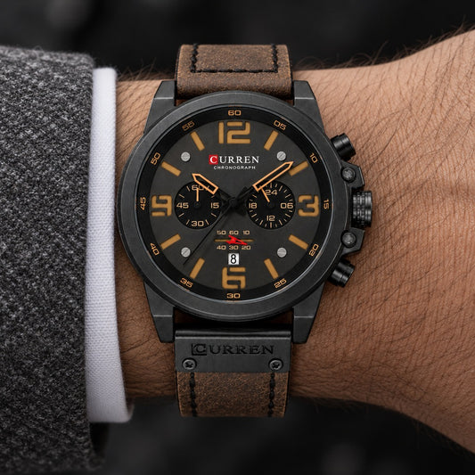 Reloj Curren 8314 Café Oscuro – en la muñeca