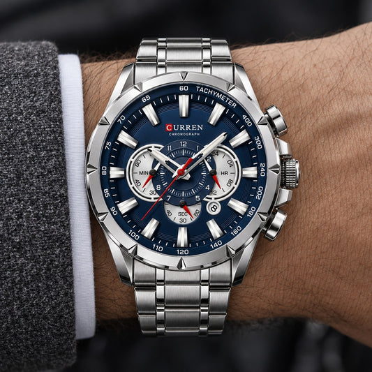 Reloj Curren 8363 Plata Fondo Azul – en la muñeca